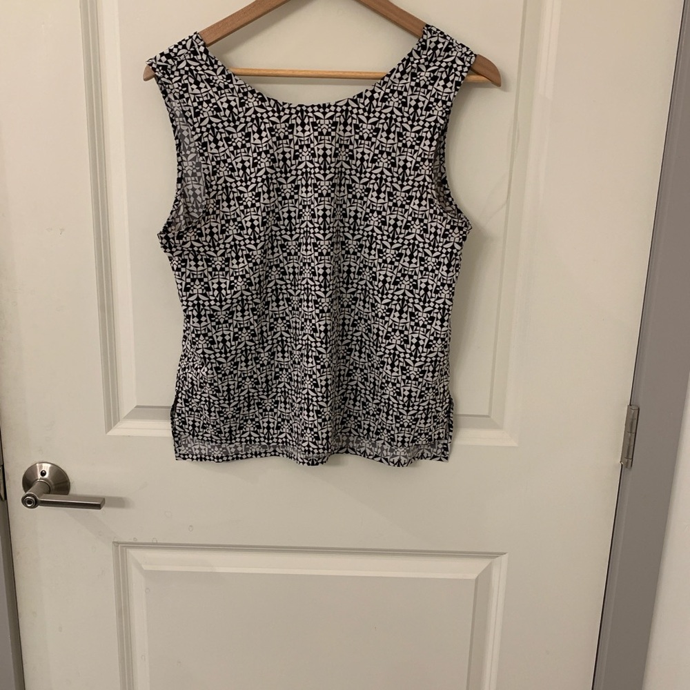 Title Nine Round Trip Pocket Tank Top / Black & White Pattern / Small